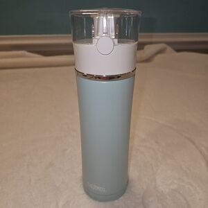 Thermos Sipp Stainless Steel Vacuum Insulated Beverage Bottle